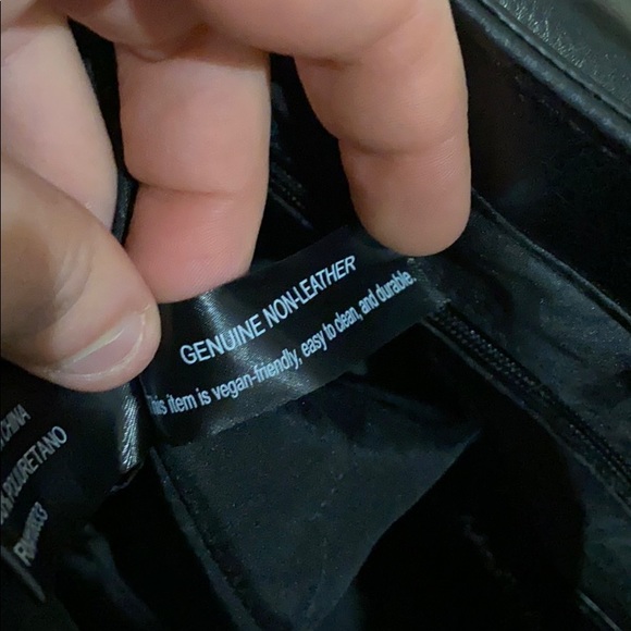 💕 Kenneth Cole reaction gorgeous vegan backpack💕 - Picture 12 of 14